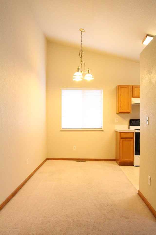 762 Kaitlyn Cir #NONE - Photo 6 of 29