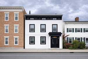 featured image of 208 Warren St #3