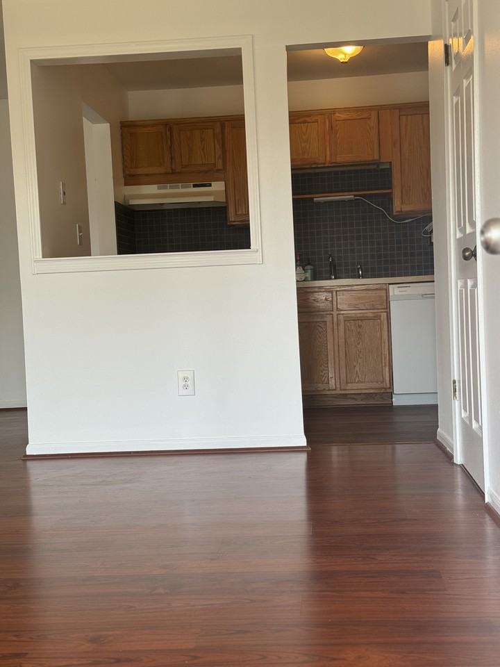 809 Sunset Ln #8 - Photo 2 of 11