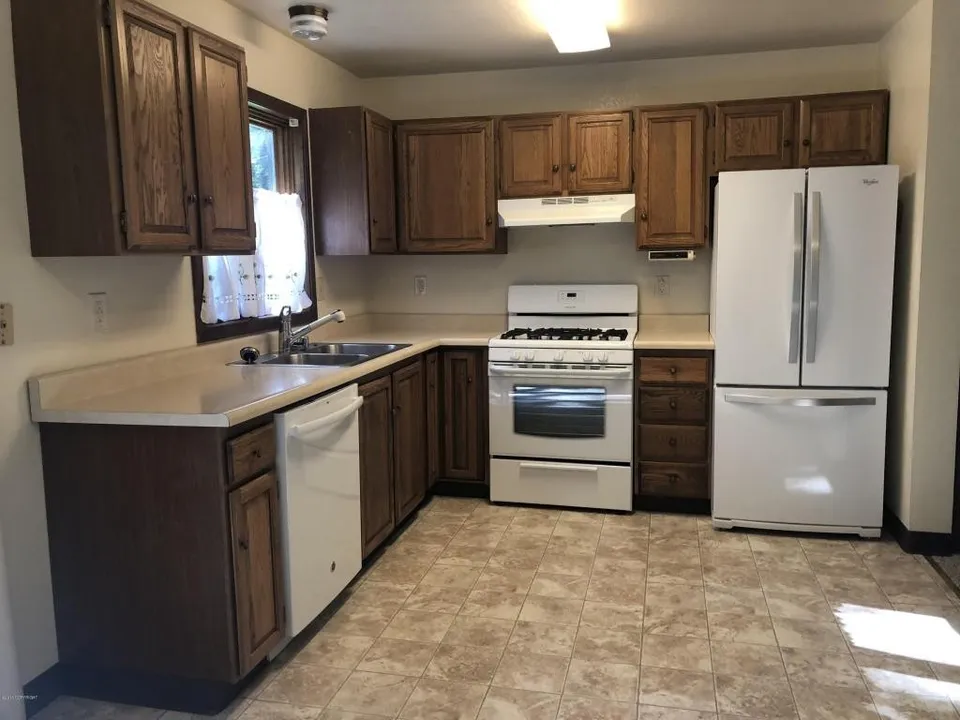 1245 N Injun Joe Cir #1 - Photo 2 of 10