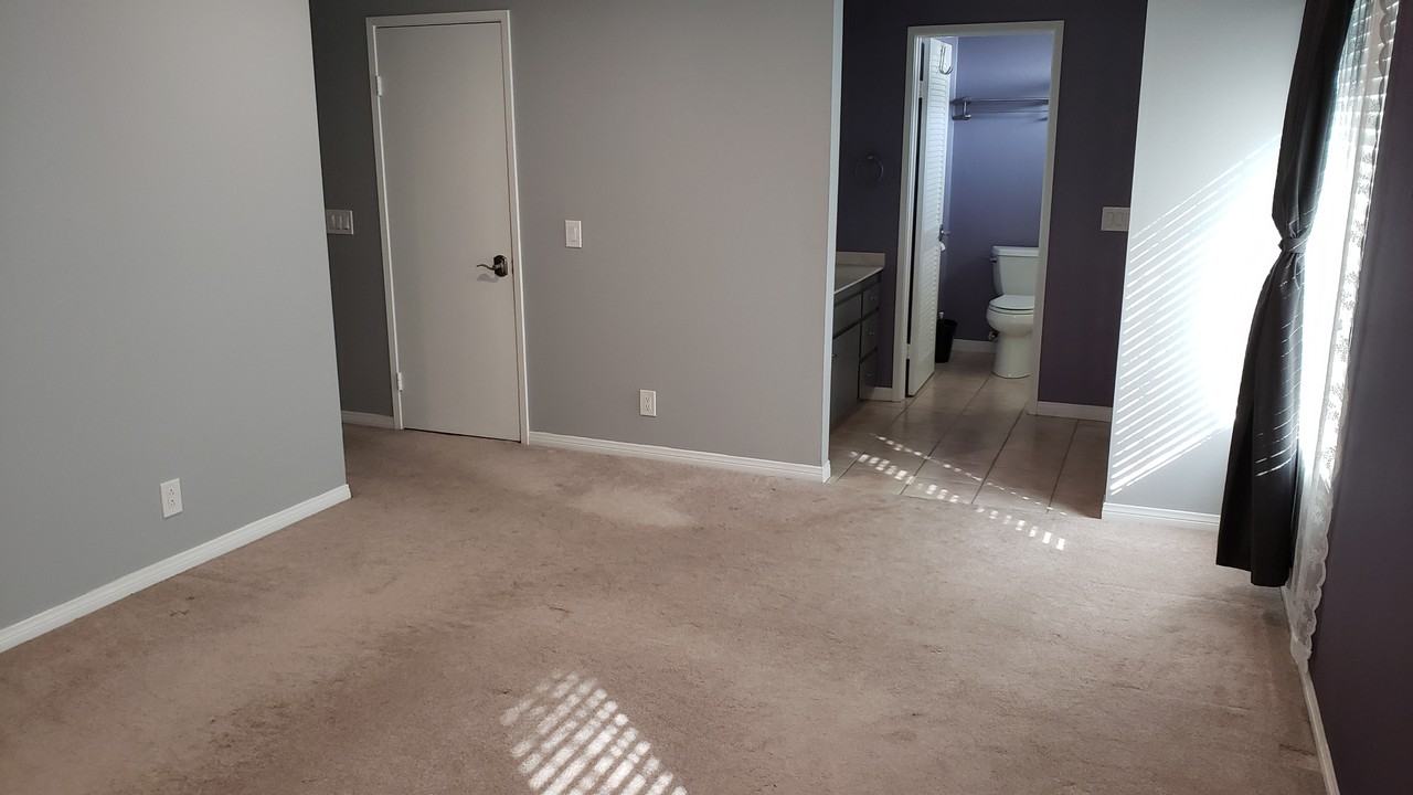 623 S Willowspring Dr #1 - Photo 5 of 11
