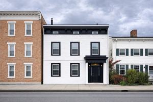 featured image of 208 Warren St #4