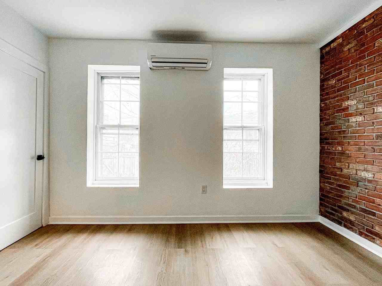 208 Warren St #4 - Photo 6 of 14