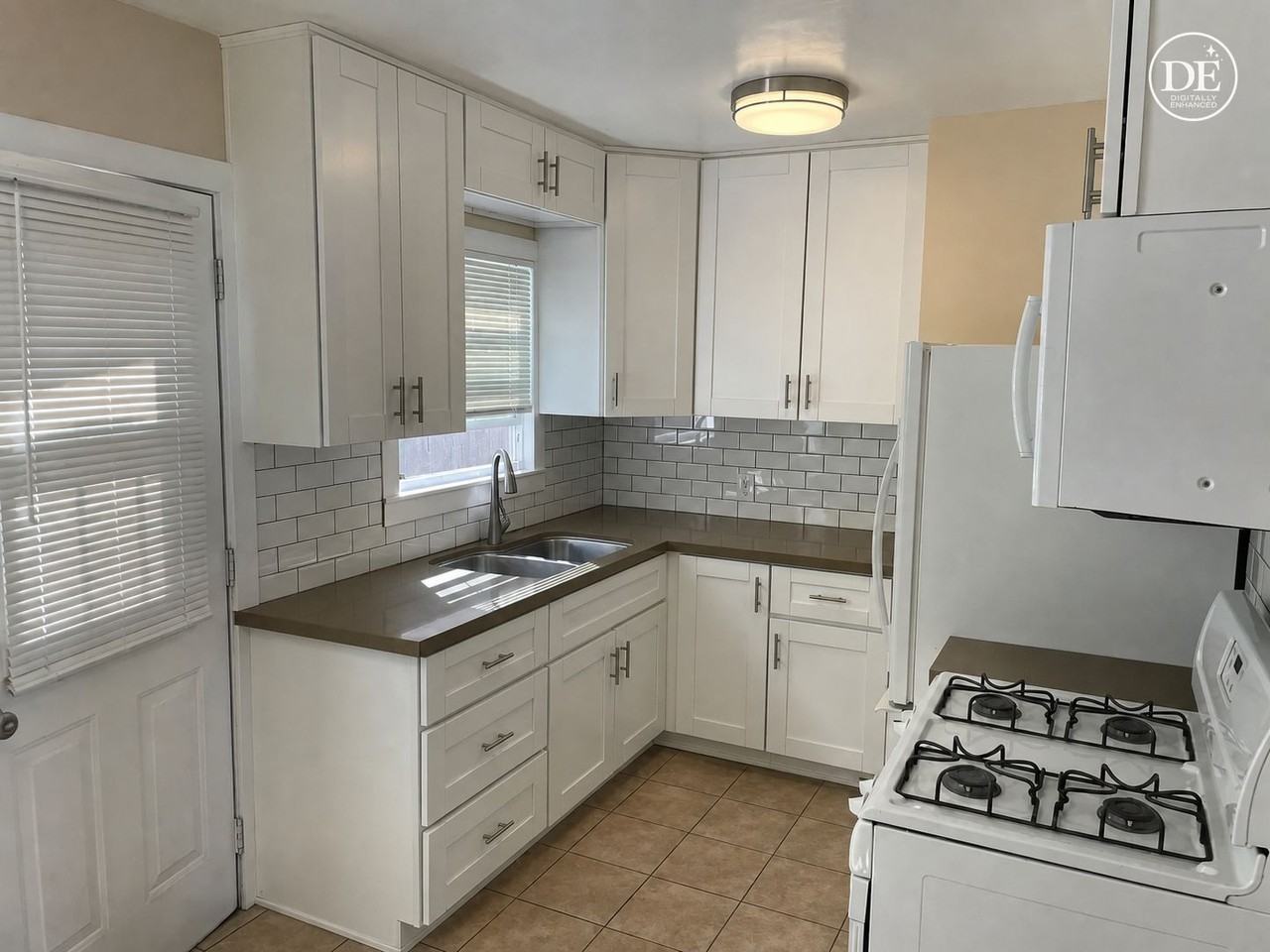 613 3rd Ave #B - Photo 2 of 6