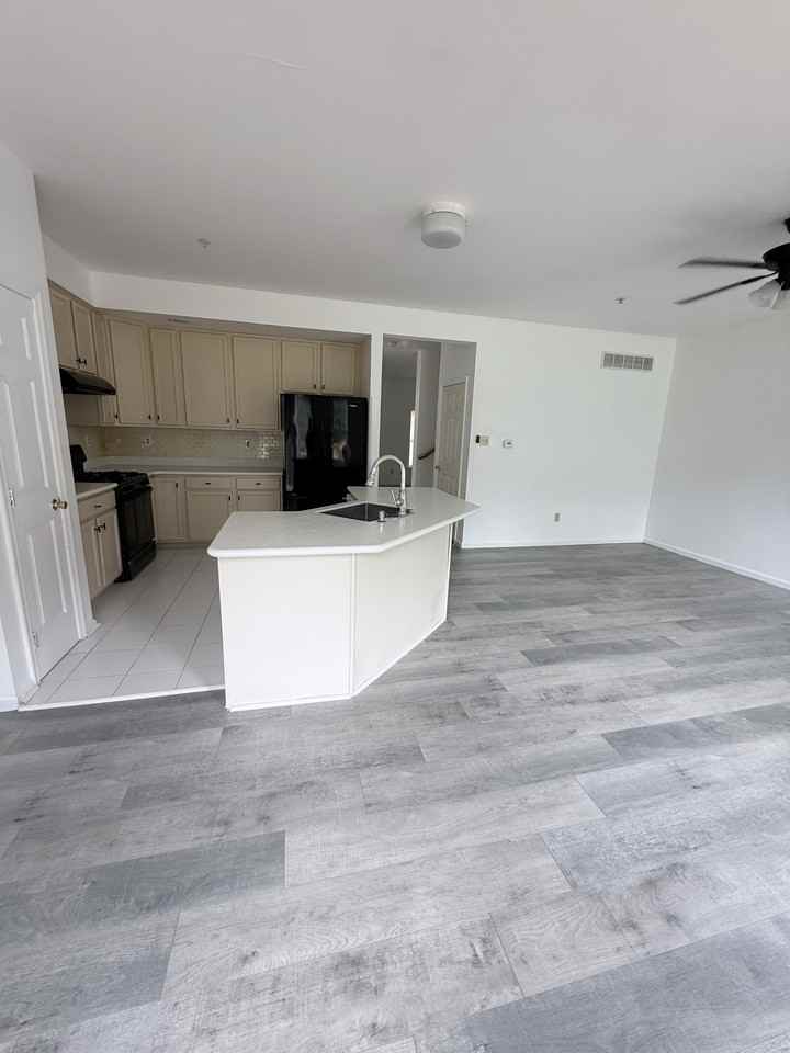 63 Lower Ridge View Cir #D - Photo 3 of 21