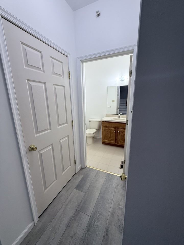 63 Lower Ridge View Cir #D - Photo 4 of 21