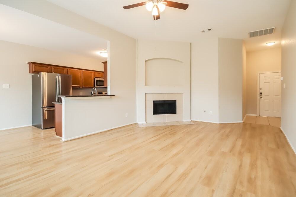 32103 Sue Ln - Photo 3 of 16