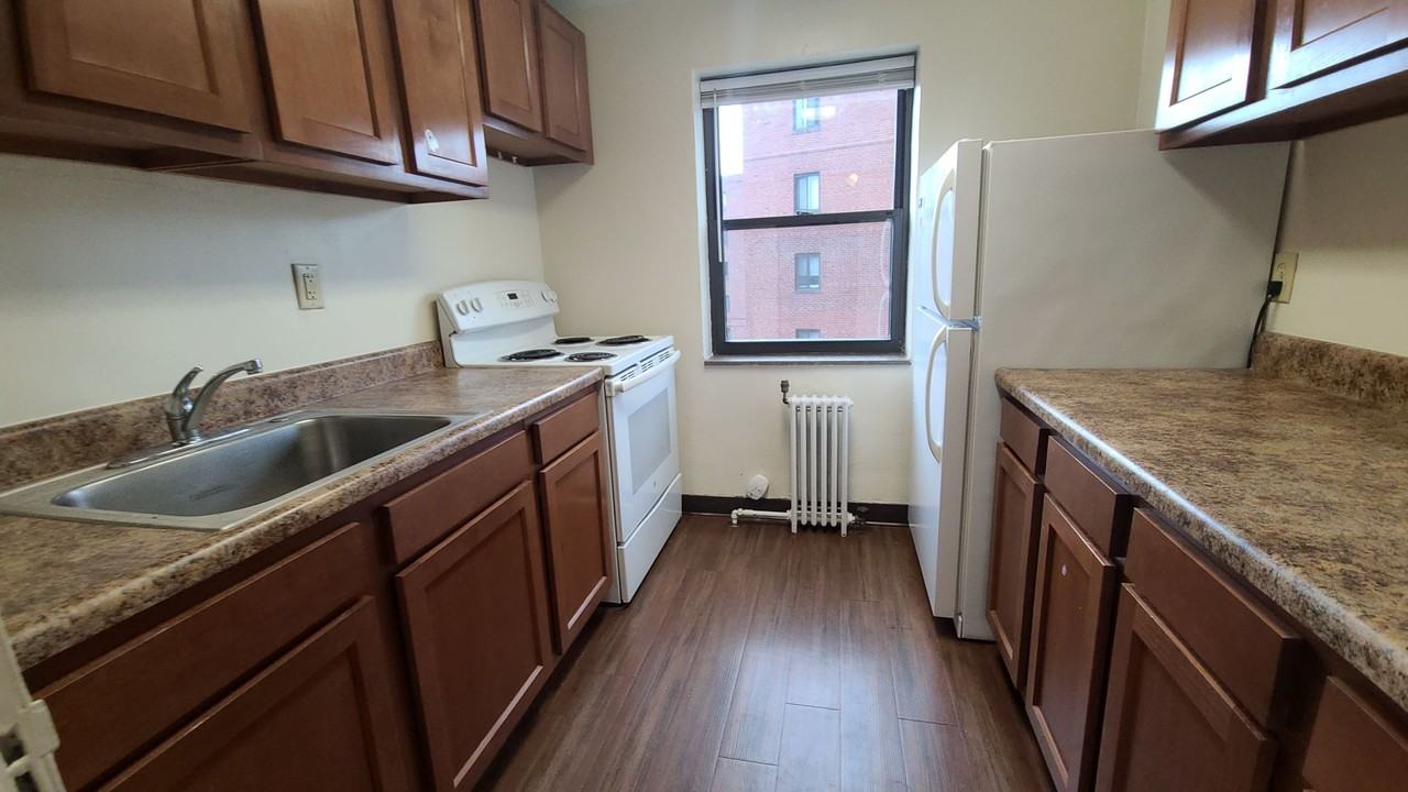 Abbeyville Apartments Associates LP - Photo 4 of 9