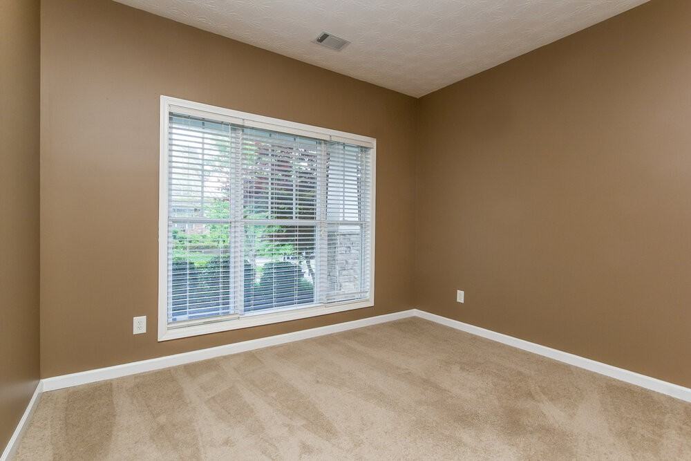 6739 Island Pointe Dr - Photo 4 of 17