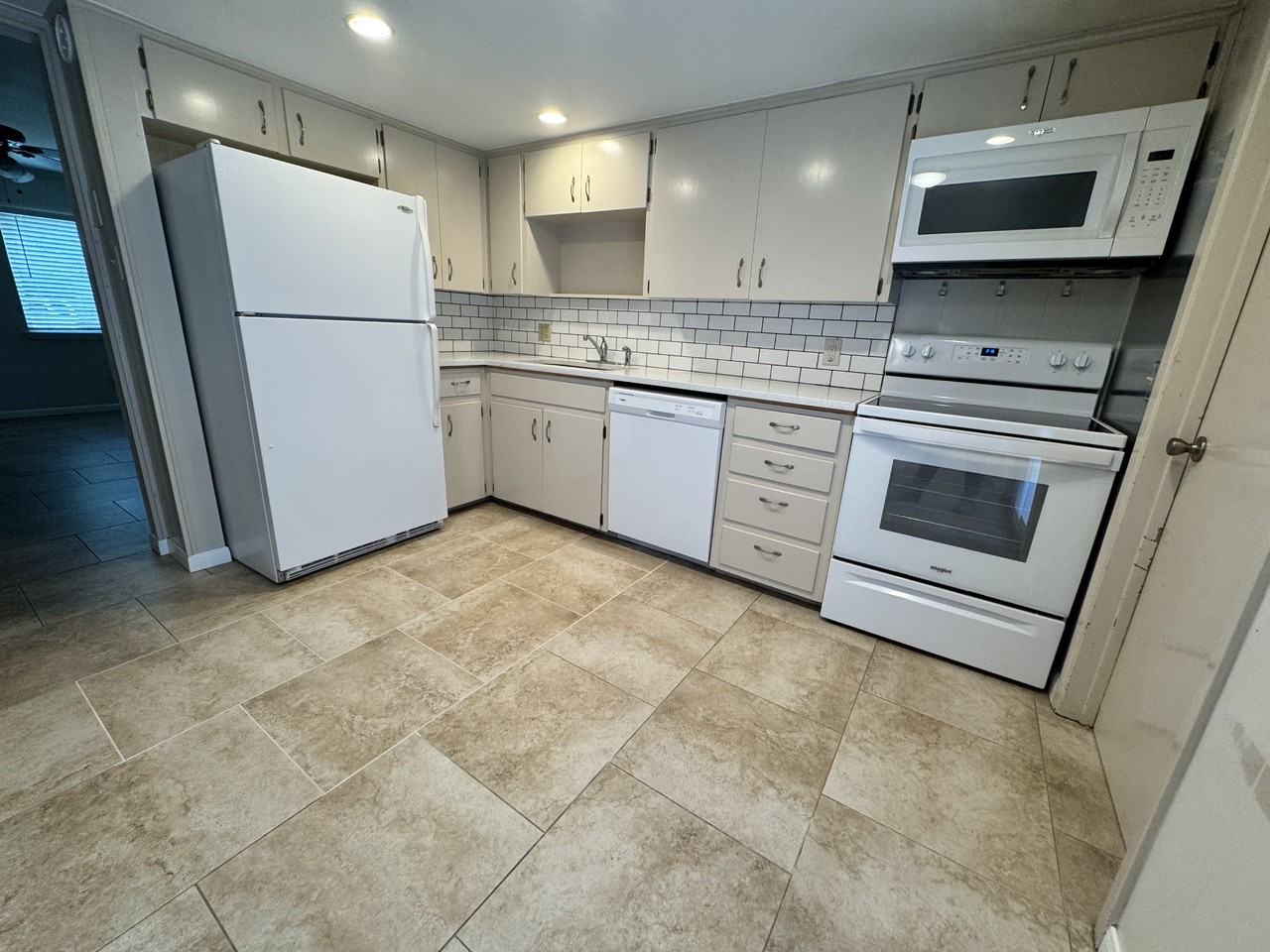 3214 Crosscreek Dr #103 - Photo 7 of 17