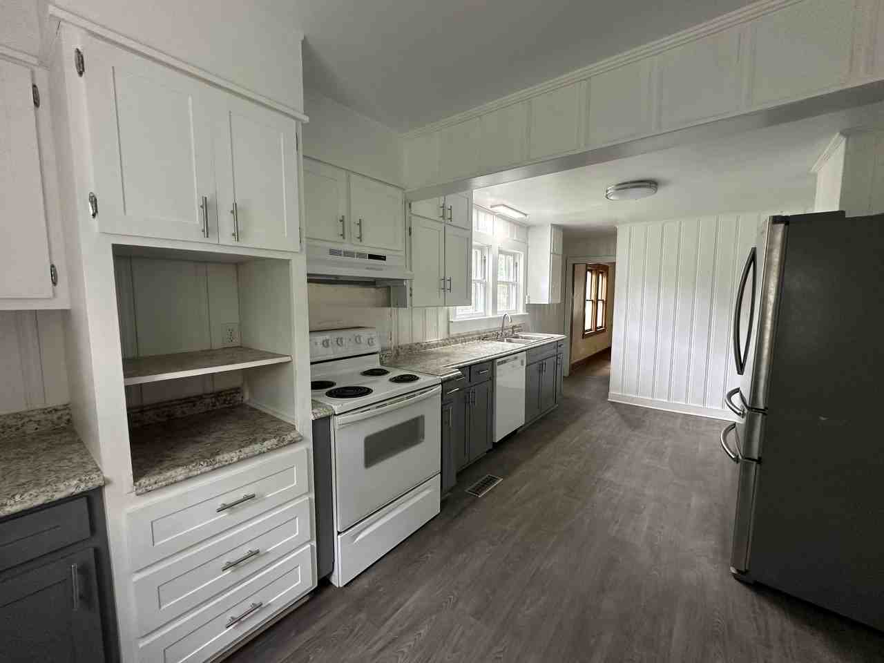 601 W Main St #NA - Photo 3 of 17