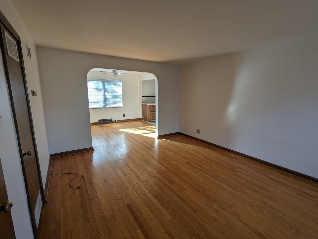 5301 Jamieson Ave #C - Photo 3 of 12
