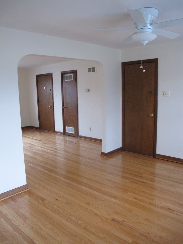 5301 Jamieson Ave #C - Photo 4 of 12