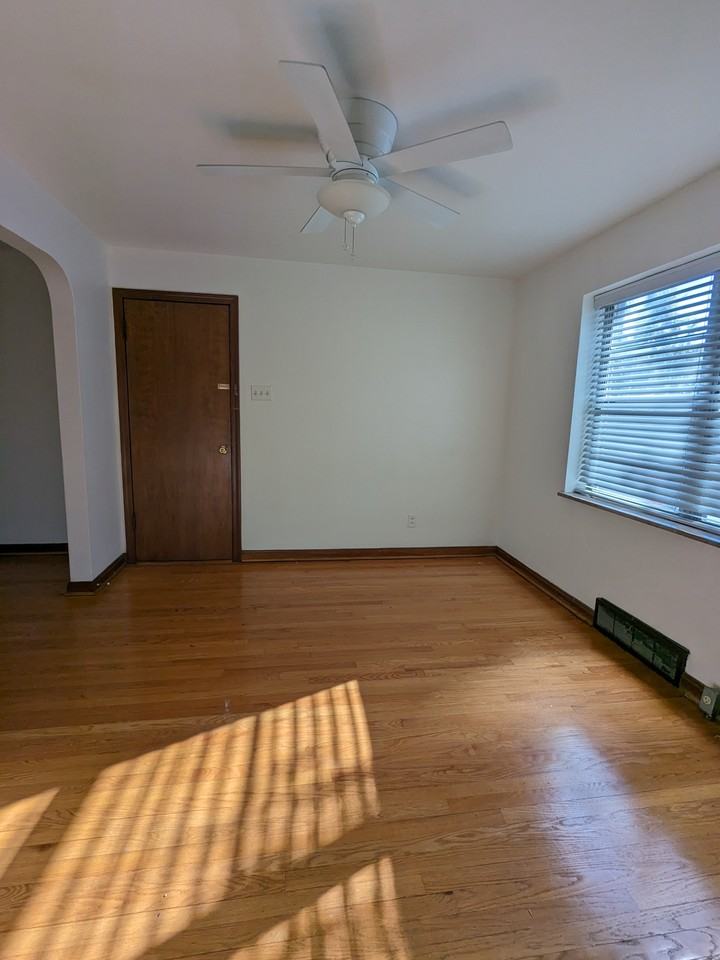 5301 Jamieson Ave #C - Photo 5 of 12