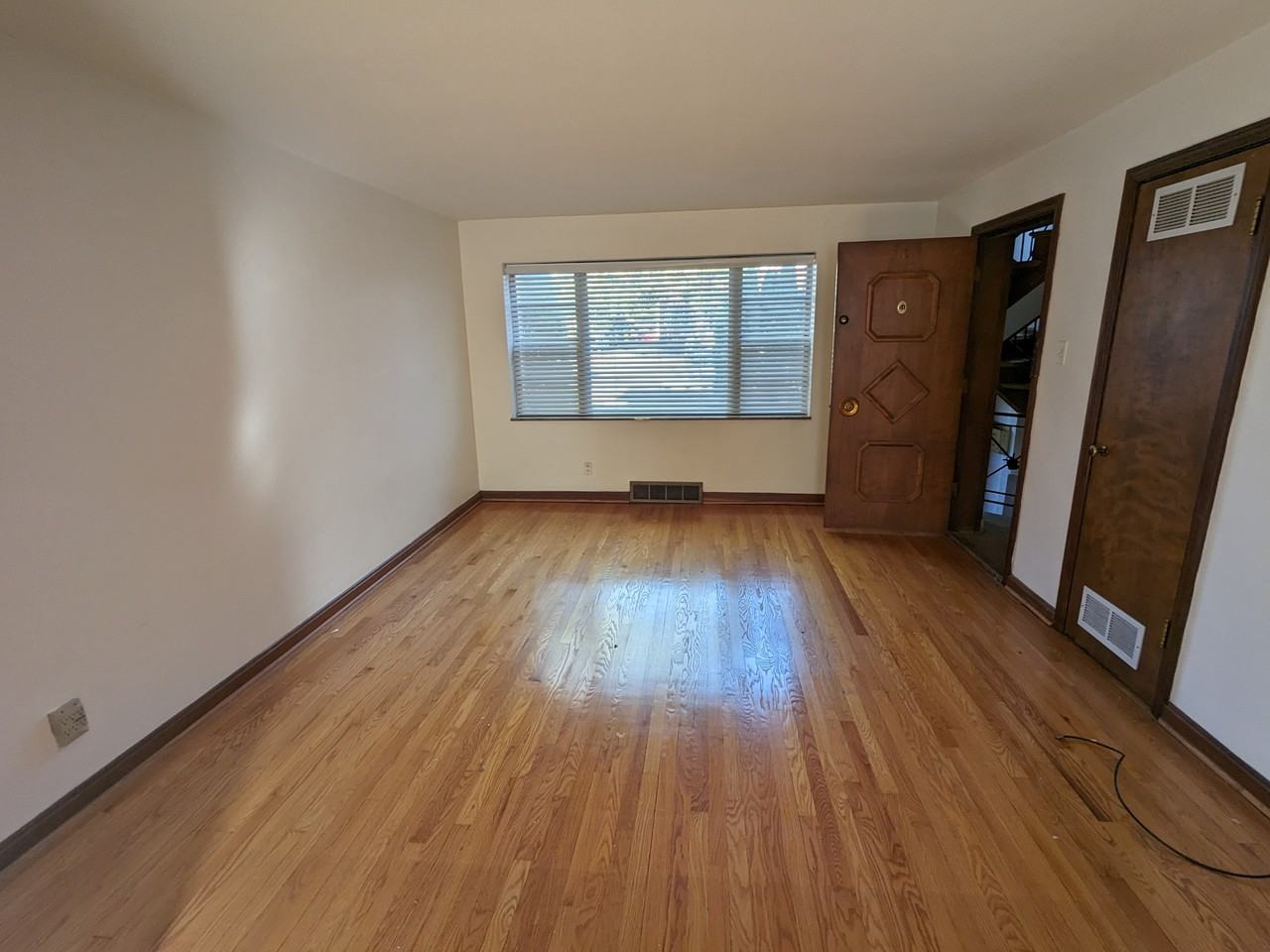 5301 Jamieson Ave #C - Photo 6 of 12