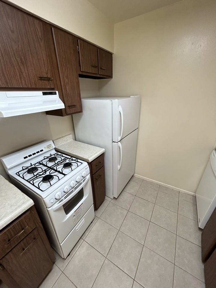 128 Moore St #6 - Photo 2 of 6