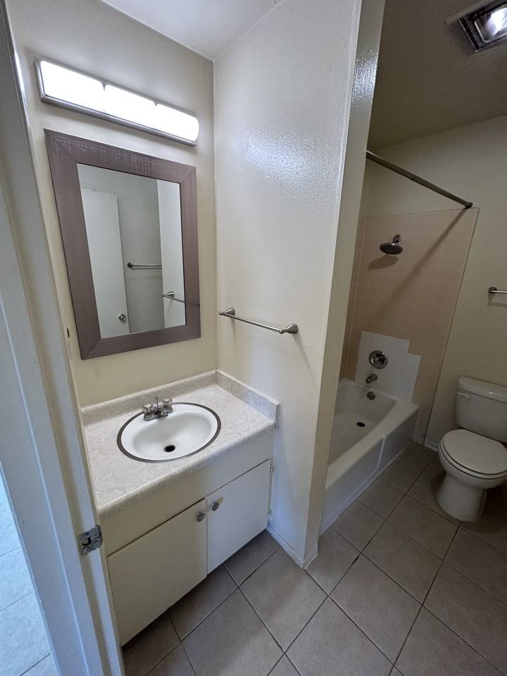 128 Moore St #6 - Photo 3 of 6