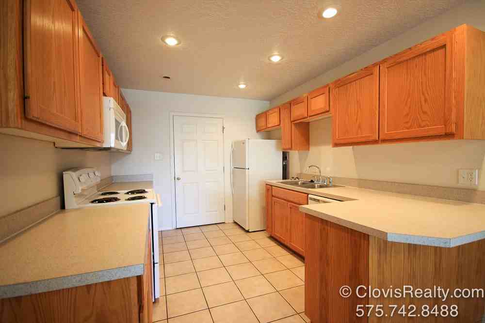 1600 S Avenue I #1 - Photo 5 of 13