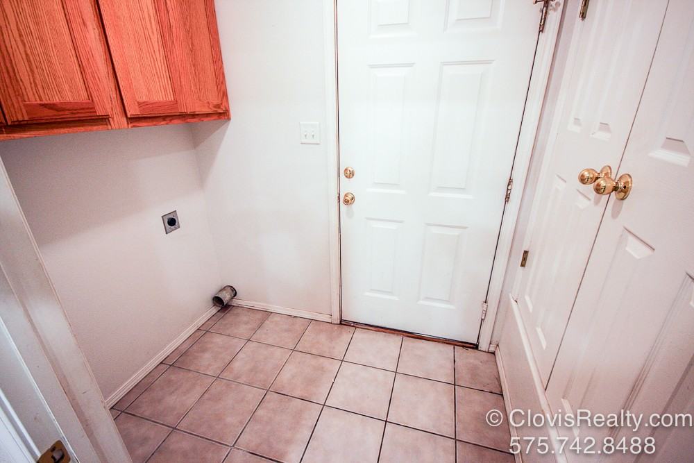 1600 S Avenue I #1 - Photo 6 of 13
