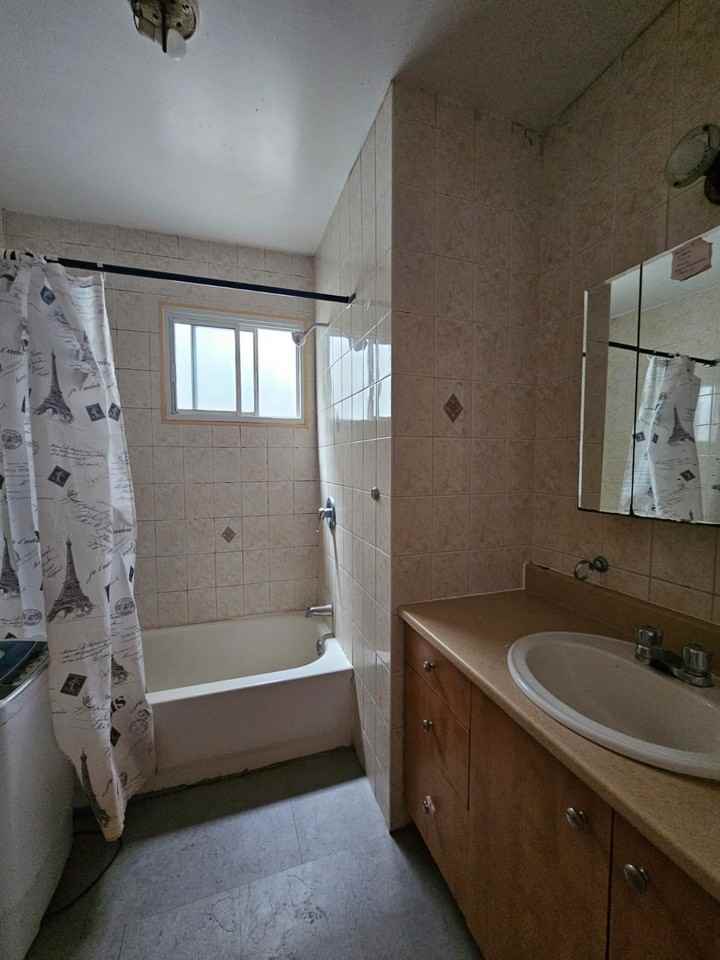 7117 12e Avenue #4 - Photo 3 of 12