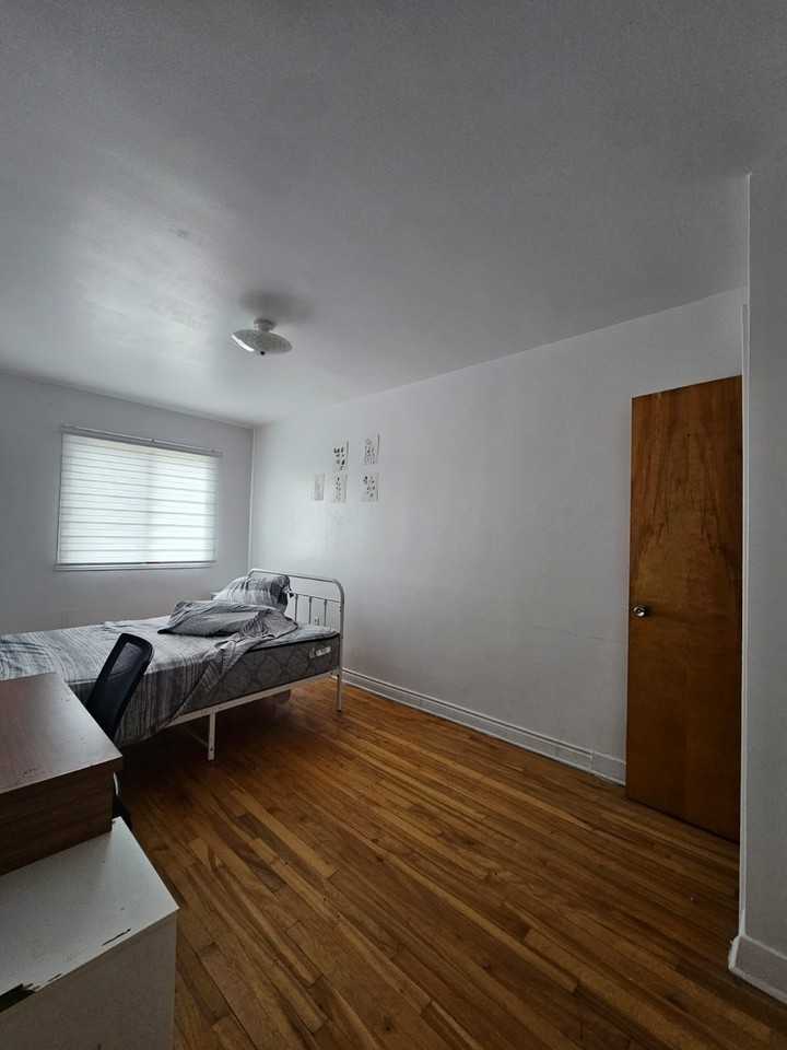 7117 12e Avenue #4 - Photo 7 of 12