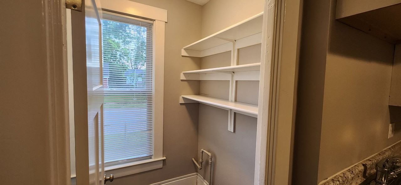 1364 Idaho St - Photo 4 of 31