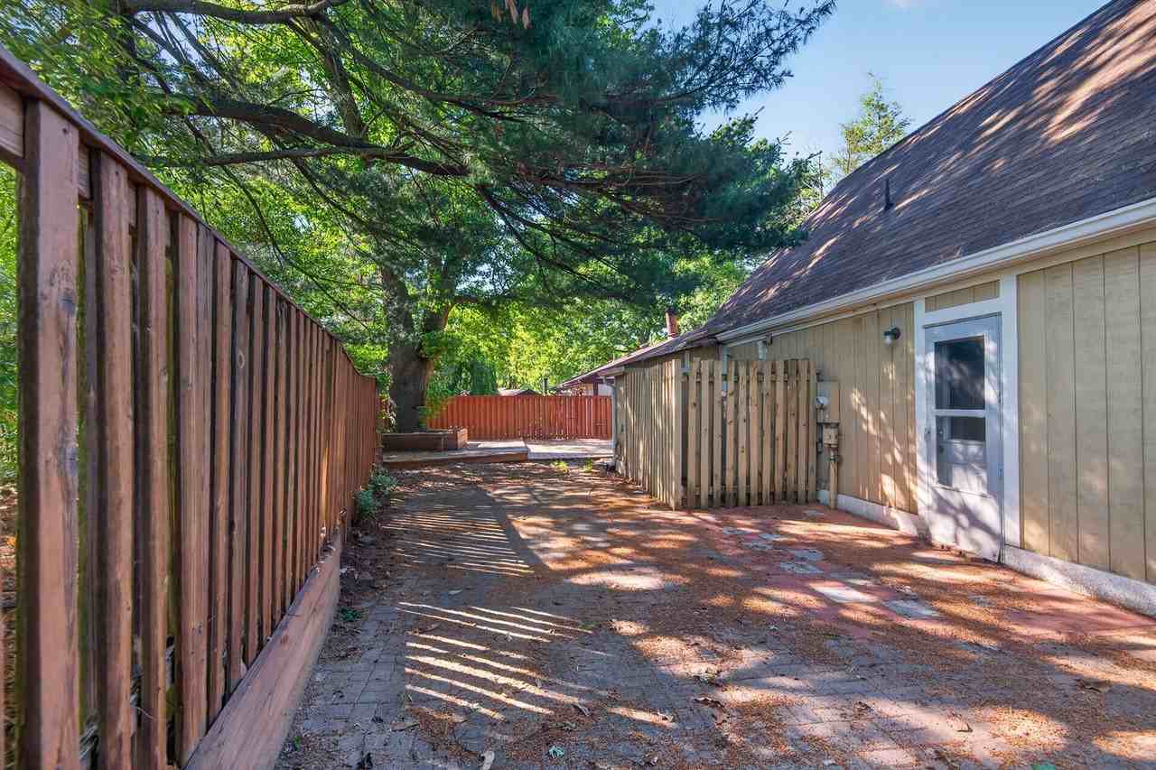 11306 Geddys Ct #1 - Photo 4 of 49