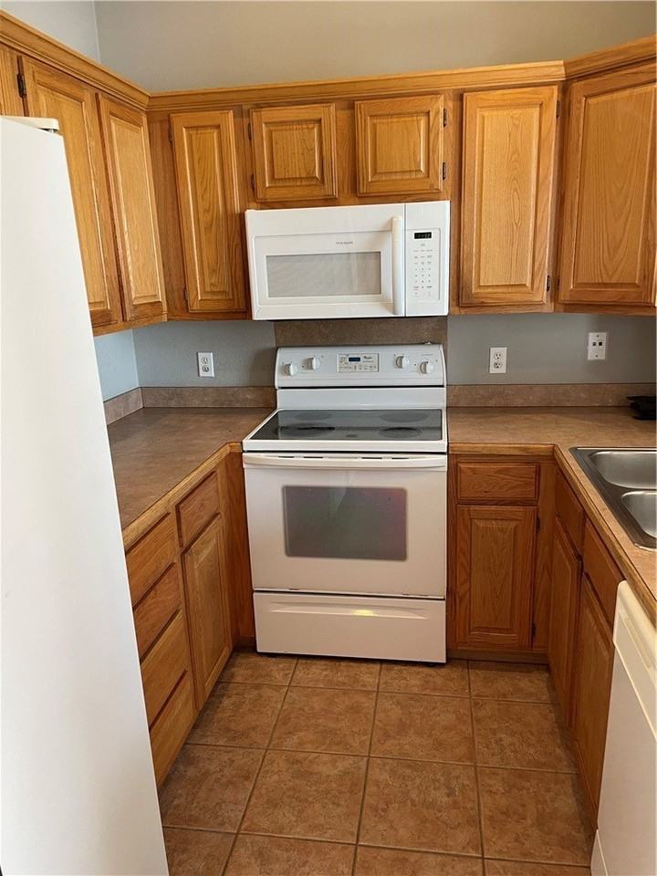 410 Ash St #A - Photo 7 of 17