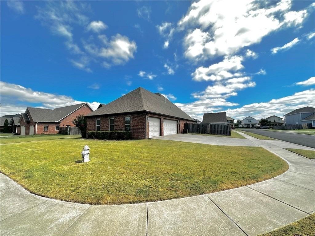 584 N Mulligan Dr - Photo 4 of 33