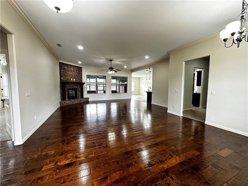 584 N Mulligan Dr - Photo 5 of 33