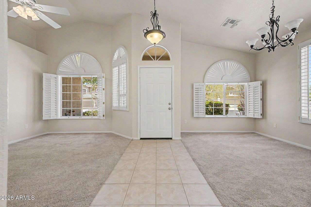 4545 E Rowel Rd - Photo 5 of 36