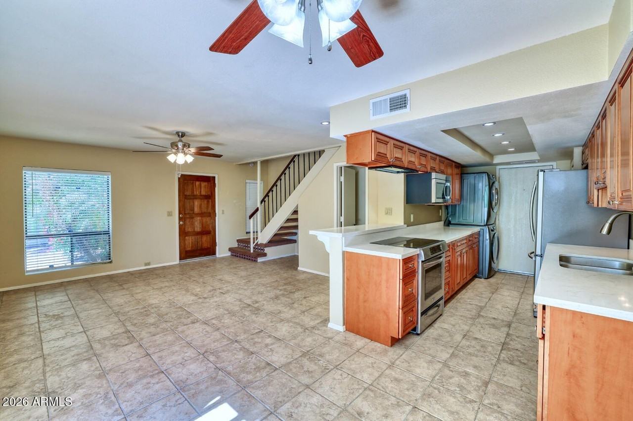 4809 E Euclid Ave #2 - Photo 4 of 19
