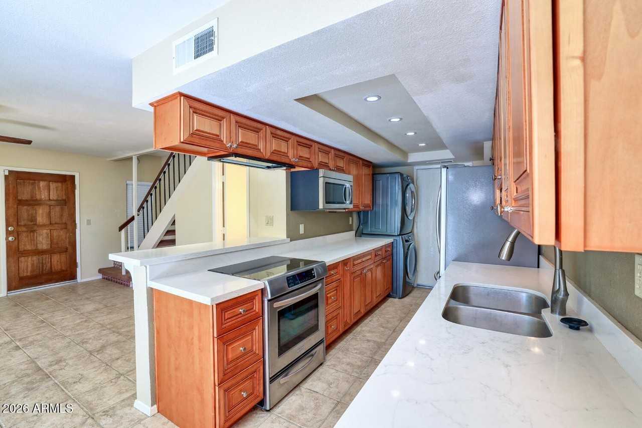 4809 E Euclid Ave #2 - Photo 6 of 19