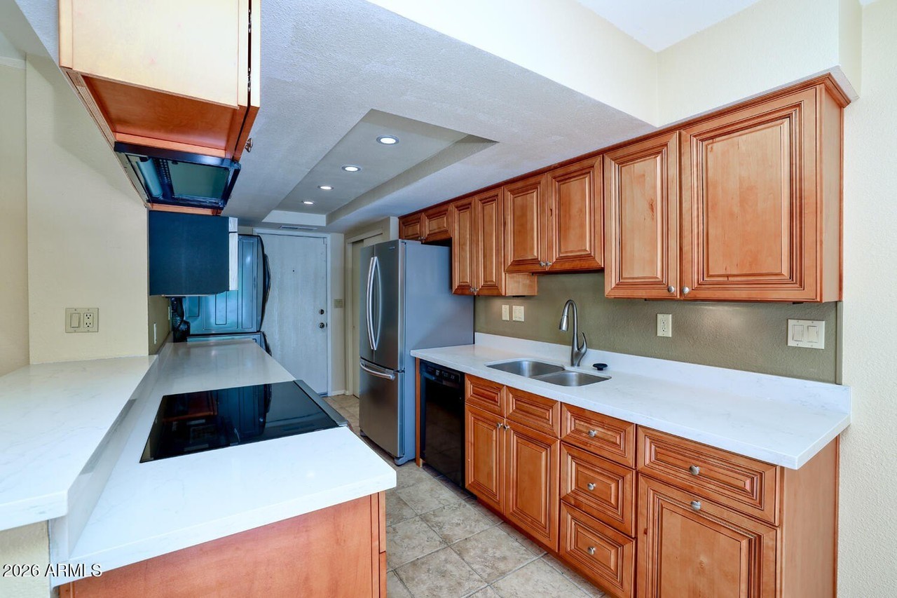 4809 E Euclid Ave #2 - Photo 7 of 19