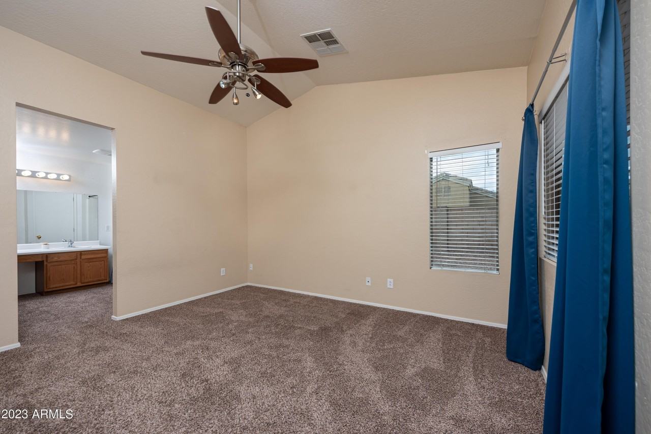 37153 W Amalfi Ave - Photo 7 of 17