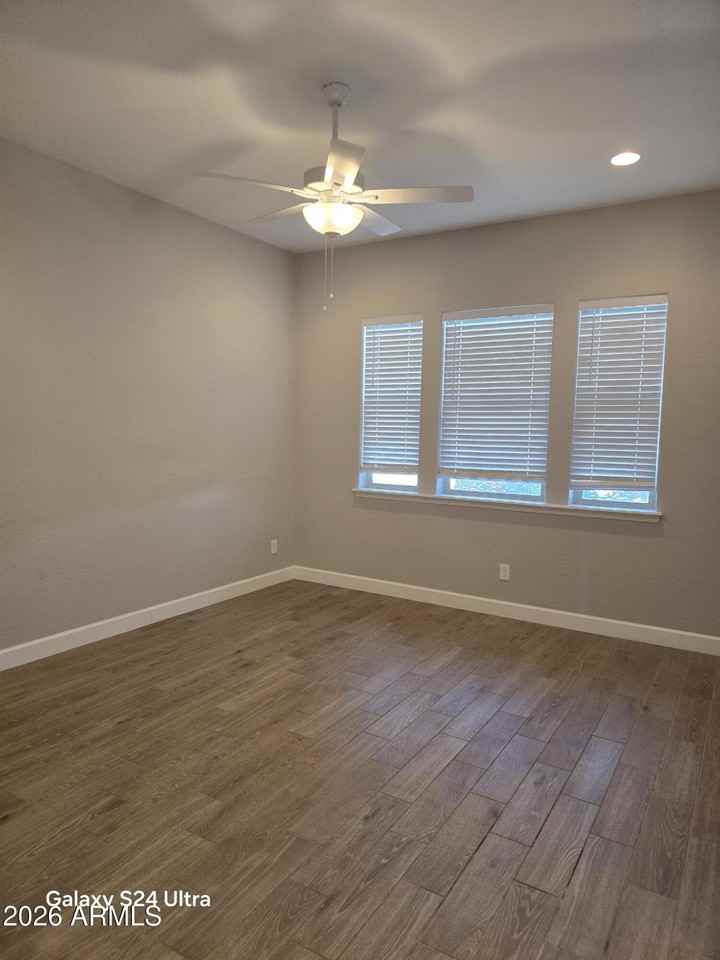 5605 N 189th Dr - Photo 5 of 23