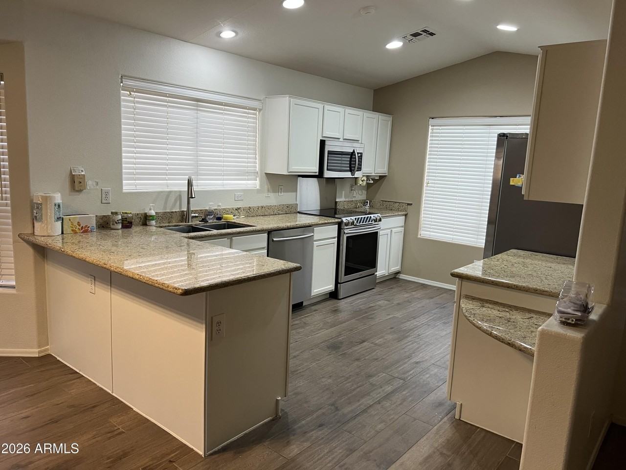 2240 E Mariposa Grande - Photo 3 of 16