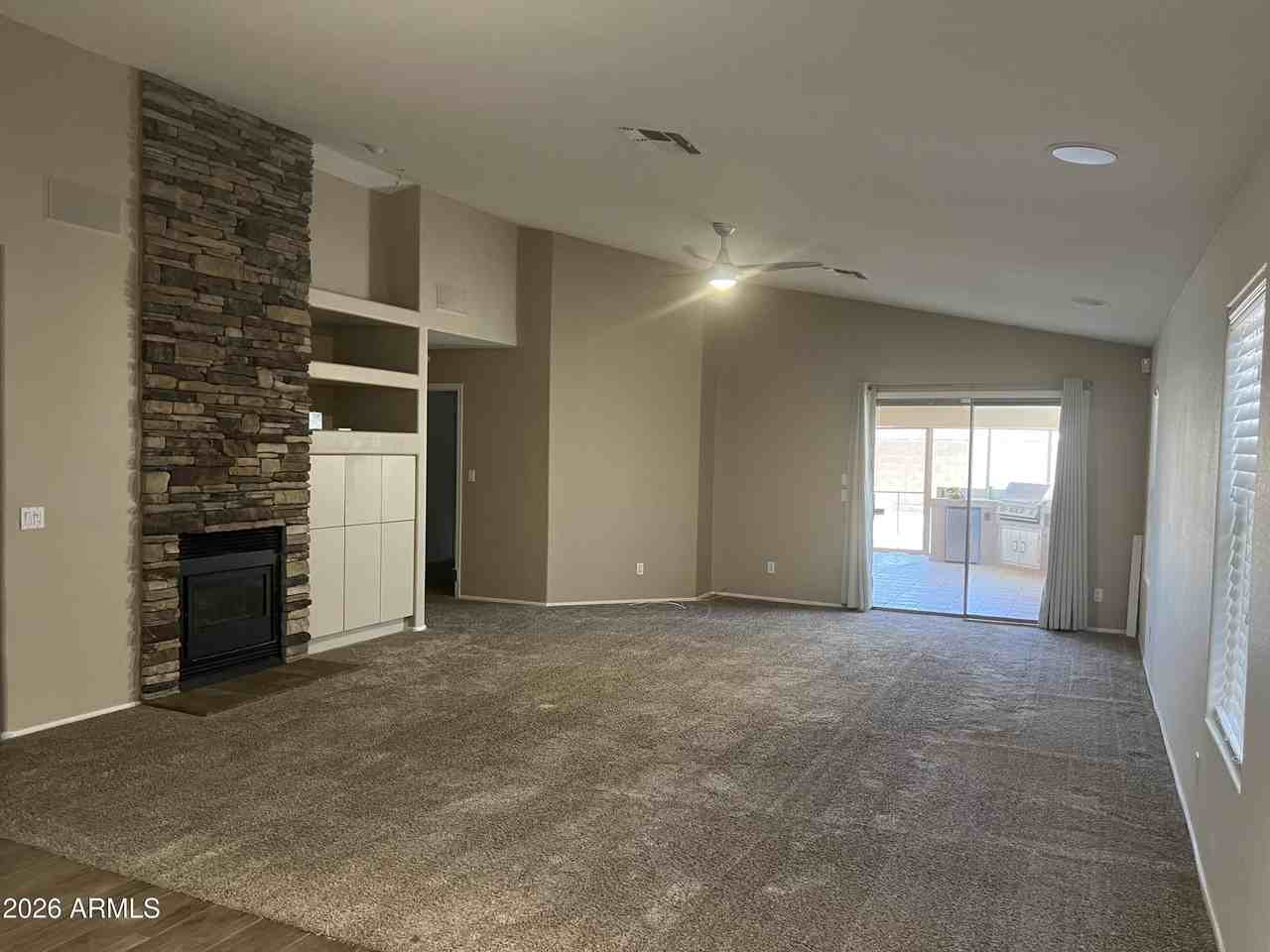 2240 E Mariposa Grande - Photo 4 of 16