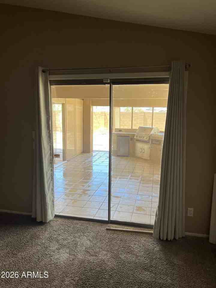 2240 E Mariposa Grande - Photo 6 of 16