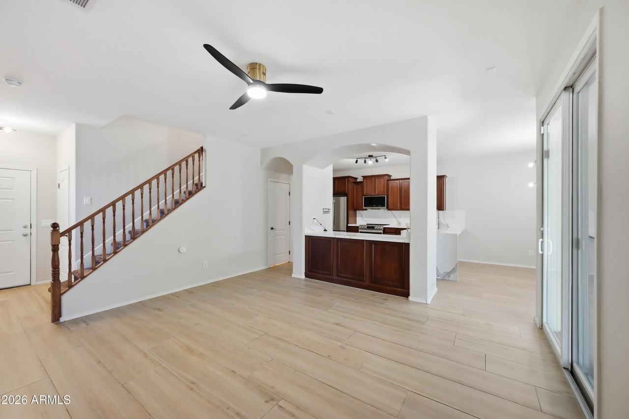 2250 E Wayland Dr - Photo 7 of 47