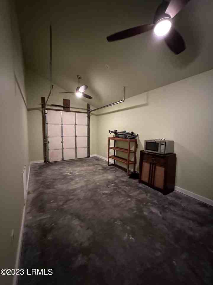 33 Winding Way - Photo 4 of 20