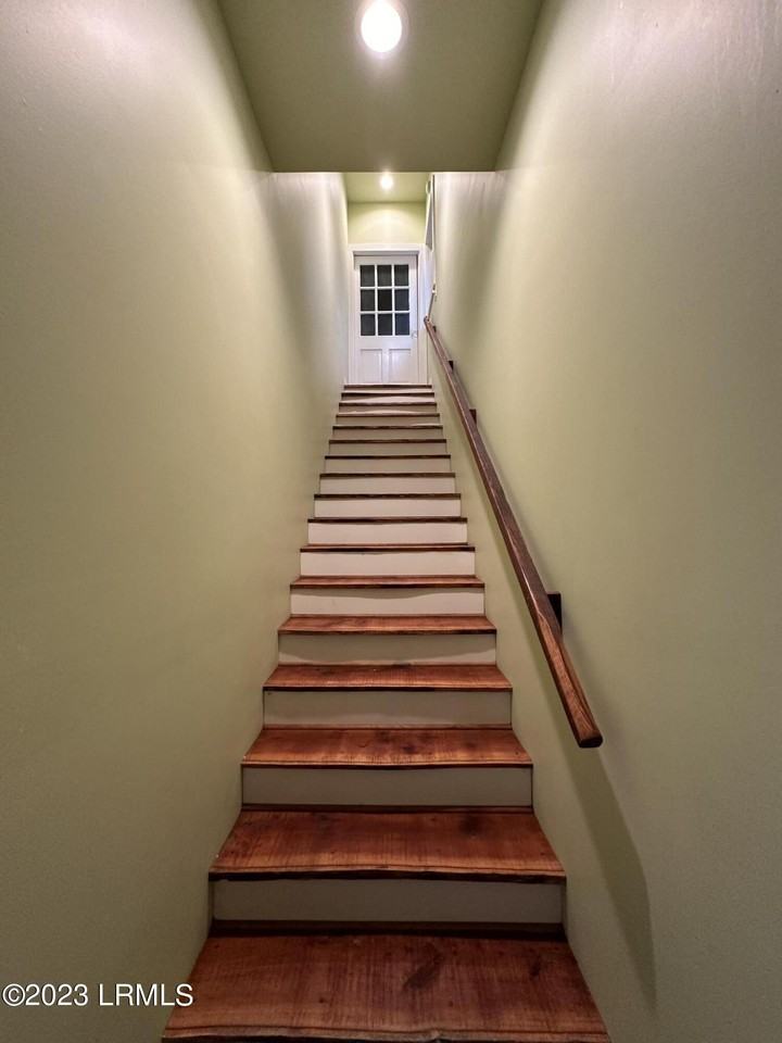 33 Winding Way - Photo 5 of 20