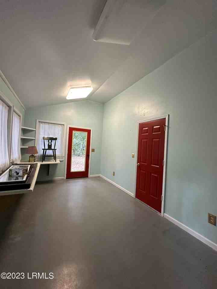 33 Winding Way - Photo 7 of 20