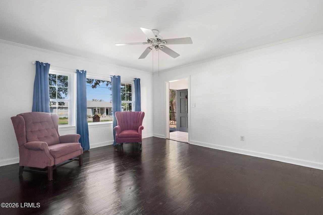 1703 Palmetto Dr - Photo 5 of 30