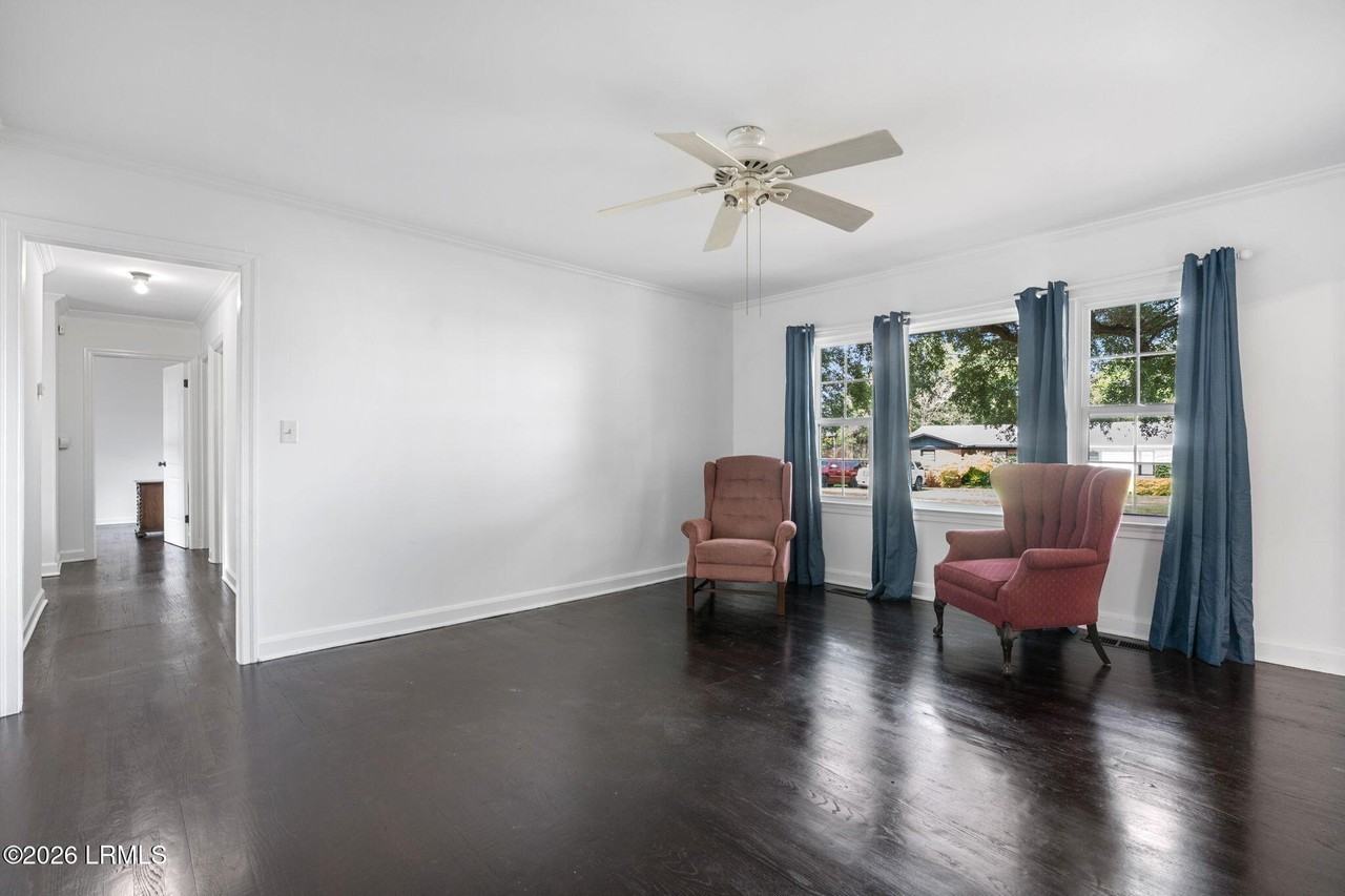 1703 Palmetto Dr - Photo 6 of 30