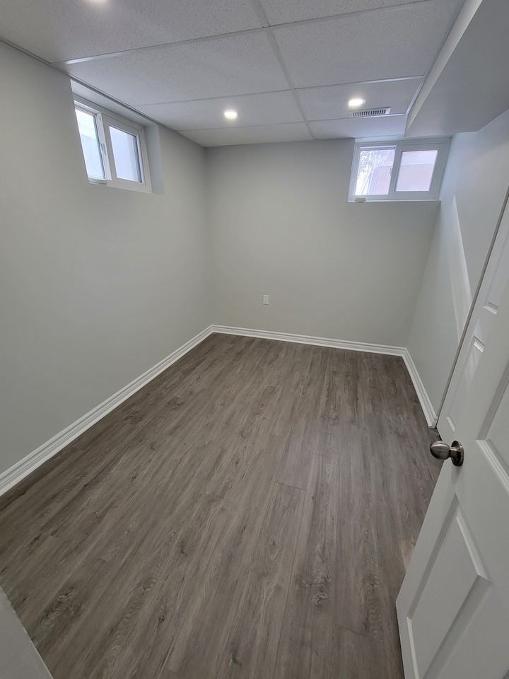 227 Ancaster Avenue - Photo 10