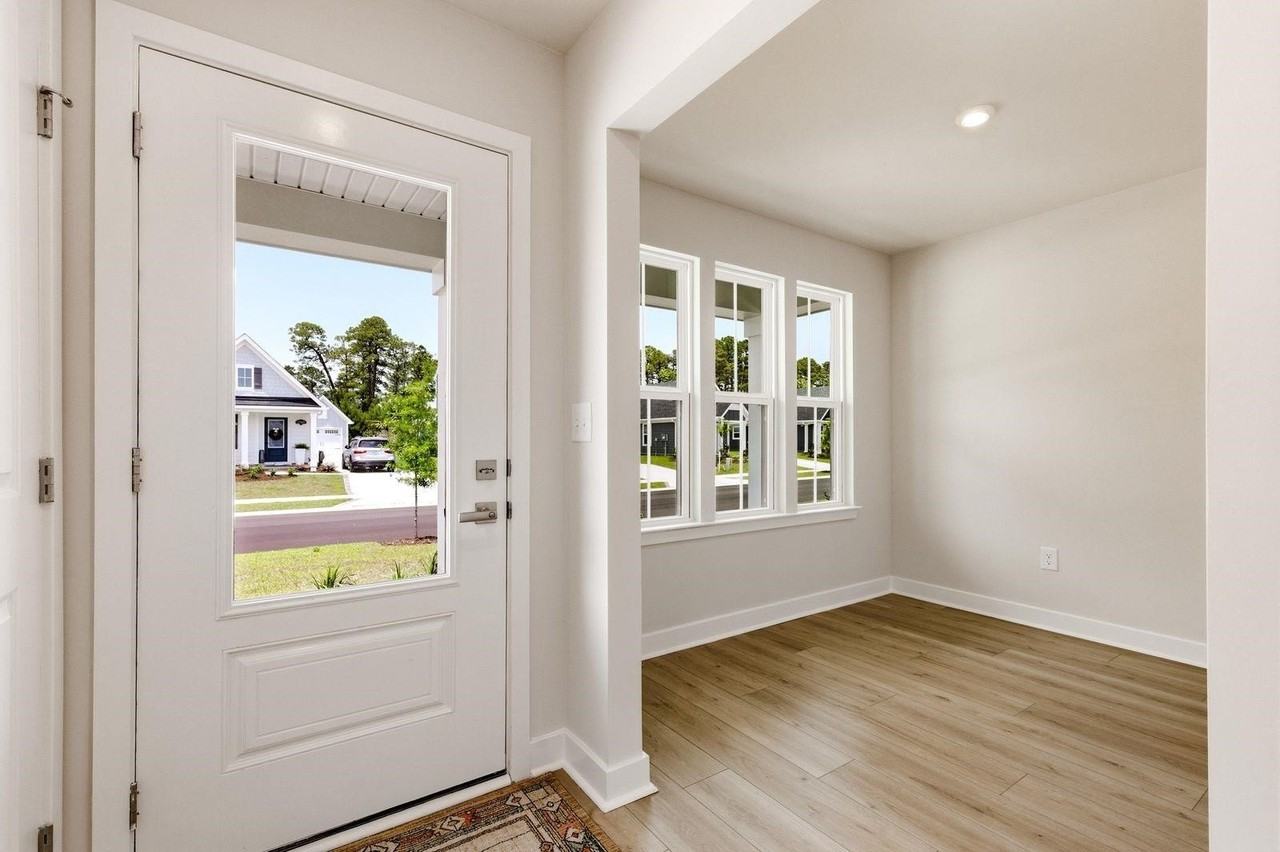 2748 Rowyn St - Photo 4 of 35
