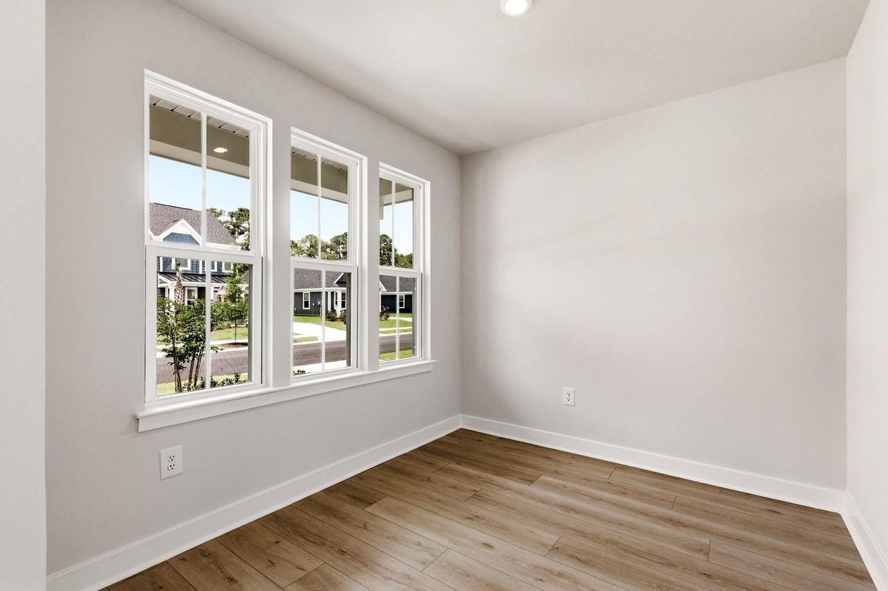 2748 Rowyn St - Photo 6 of 35