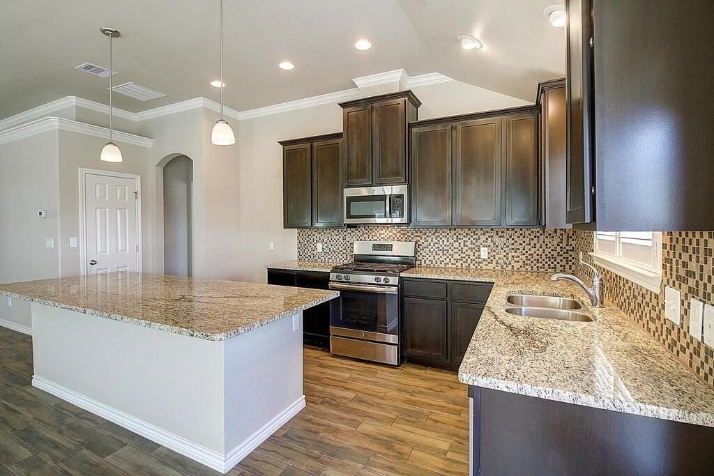 7918 Fort Griffen Dr - Photo 6 of 39