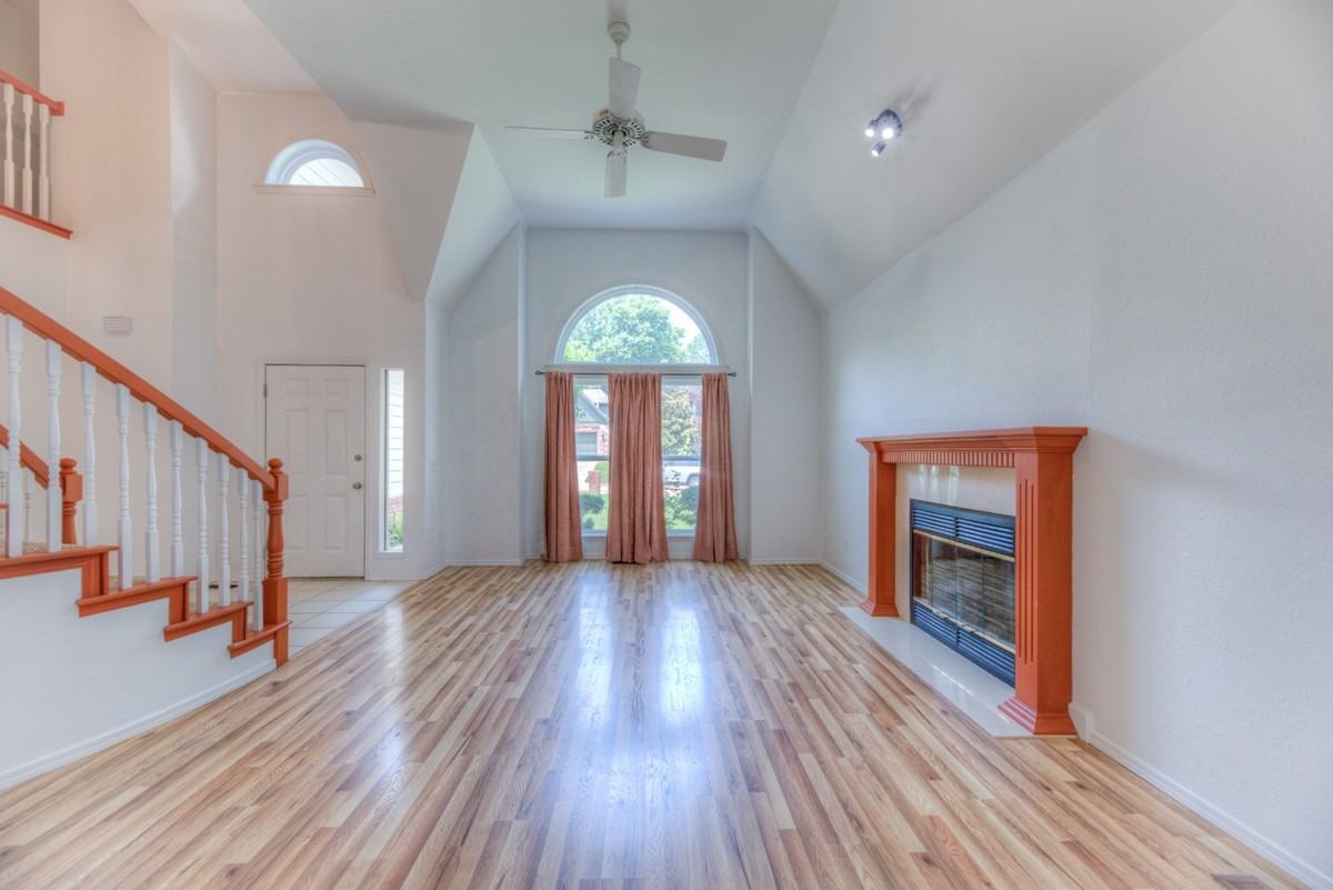 9215 S Erie Ave #1 - Photo 4 of 31